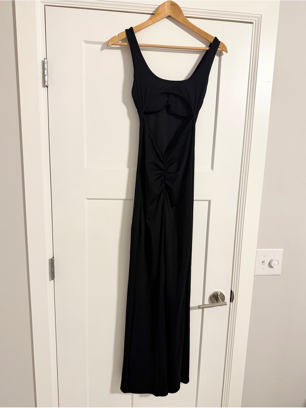 Black V Cutout Ruched Flare leg Jumpsuit Size M - Picture 8 of 13